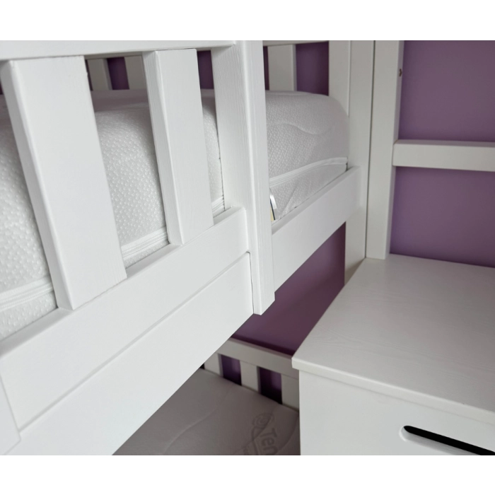 bezpieczne łóżko piętrowe ze schodami